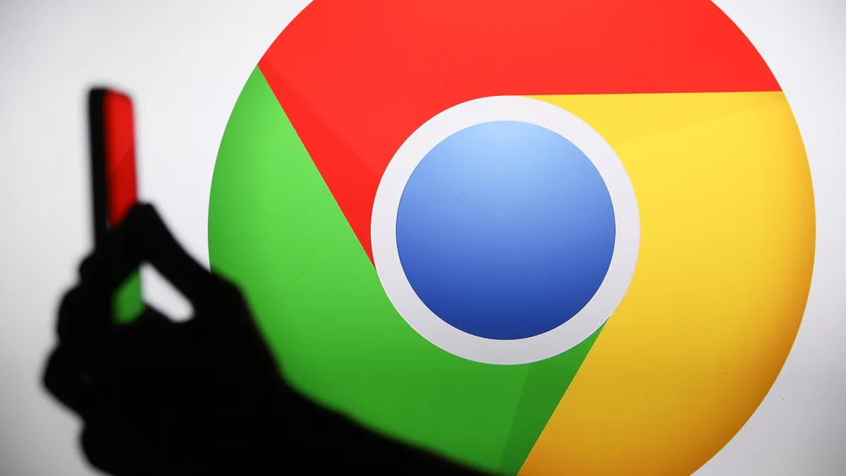 Tela do explorador de arquivos mostrando pasta OptGuideOnDeviceModel do Chrome com arquivo weights.bin de 4 GB