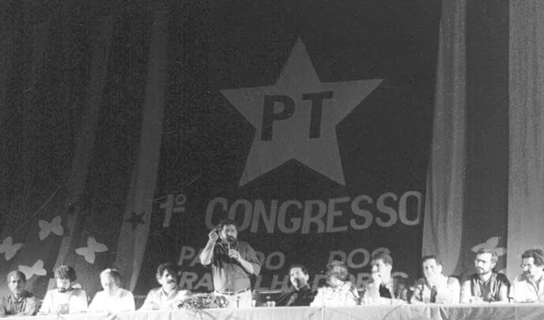 Lula no primeiro Congresso Nacional do PT, em 1991