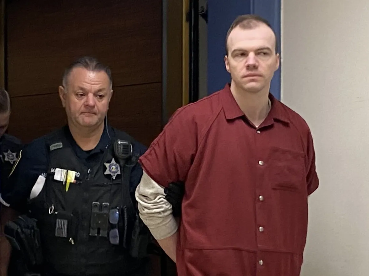 Stephen Kamnik, cabo da Polícia Estadual da Pensilvânia que se declarou culpado de criar deepfakes pornográficos